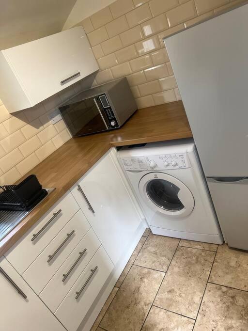 Large Modern Studio Flat Διαμέρισμα Λονδίνο Εξωτερικό φωτογραφία